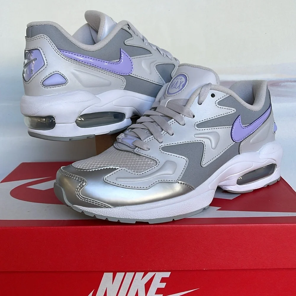 NIKE WMNS AIR MAX2 LIGHT SE
VAST GREY/PURPLE AGATE
Sneakers Athletic 
CJ7981 001 - Picture 9 of 16